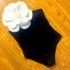 NWOT 3D swimsuit